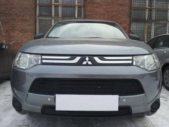 5 999 р. Защитная сетка в бампер (2 части, ячейка 3х7 мм) Alfeco Стандарт  Mitsubishi Outlander  GF (2012-2014) дорестайлинг (Чёрная)  с доставкой в г. Воронеж. Увеличить фотографию 3