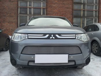 6 349 р. Защитная сетка в бампер (2 части, ячейка 3х7 мм) Alfeco Стандарт Mitsubishi Outlander GF дорестайлинг (2012-2014) (Хром)  с доставкой в г. Воронеж. Увеличить фотографию 1