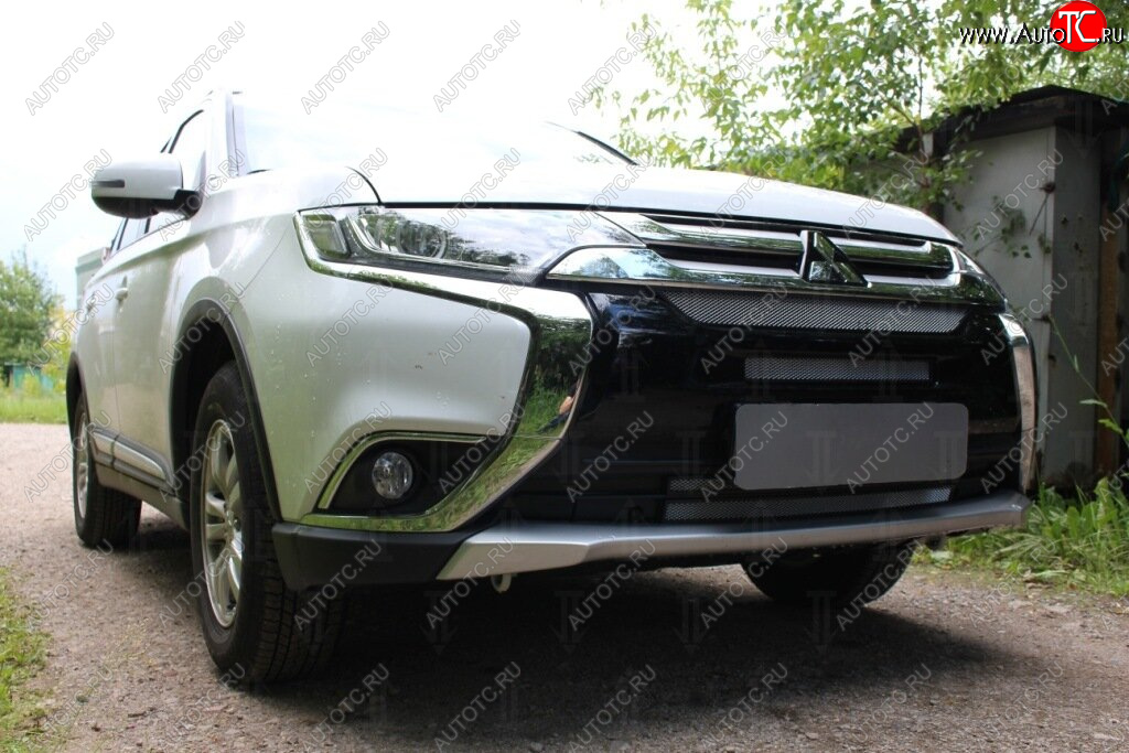 7 599 р. Защитная сетка в бампер (4 части, ячейка 3х7 мм) Alfeco Стандарт Mitsubishi Outlander GF 2-ой рестайлинг (2015-2018) (Хром)  с доставкой в г. Воронеж