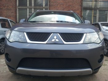 Защитная сетка в бампер (верх, ячейка 3х7 мм) Alfeco Стандарт Mitsubishi Outlander XL (CW)  дорестайлинг (2005-2009) (Чёрная)