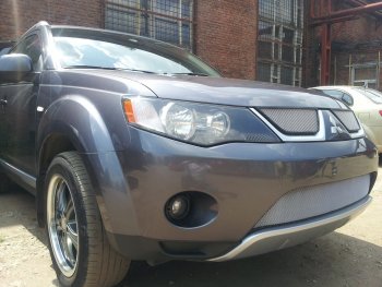 3 079 р. Защитная сетка в бампер (верх, ячейка 3х7 мм) Alfeco Стандарт Mitsubishi Outlander XL (CW)  дорестайлинг (2005-2009) (Хром)  с доставкой в г. Воронеж. Увеличить фотографию 2