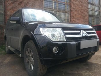 3 169 р. Защитная сетка в бампер (низ, ячейка 3х7 мм) Стрелка11 Стандарт Mitsubishi Pajero 4 V80 дорестайлинг (2006-2011) (Чёрная)  с доставкой в г. Воронеж. Увеличить фотографию 2