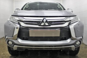 3 689 р. Защитная сетка в бампер (верх, ячейка 3х7 мм) Стрелка11 Премиум  Mitsubishi Pajero Sport  QE (2015-2021) дорестайлинг (Чёрная)  с доставкой в г. Воронеж. Увеличить фотографию 3