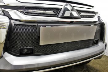 3 689 р. Защитная сетка в бампер (верх, ячейка 3х7 мм) Стрелка11 Премиум  Mitsubishi Pajero Sport  QE (2015-2021) дорестайлинг (Чёрная)  с доставкой в г. Воронеж. Увеличить фотографию 2