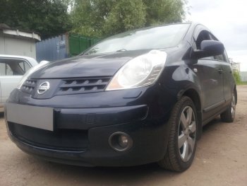 2 999 р. Защитная сетка в бампер (низ, ячейка 3х7 мм) Стрелка11 Стандарт Nissan Note 1 E11 дорестайлинг (2004-2008) (Чёрная)  с доставкой в г. Воронеж. Увеличить фотографию 3