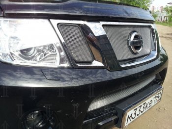 3 079 р. Защитная сетка в бампер (низ, ячейка 3х7 мм) Стрелка11 Стандарт Nissan Navara 2 D40 рестайлинг (2010-2016) (Хром)  с доставкой в г. Воронеж. Увеличить фотографию 2