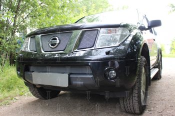 3 079 р. Защитная сетка в бампер (низ, ячейка 3х7 мм) Стрелка11 Стандарт  Nissan Navara  2 D40 - Pathfinder  R51 (Хром)  с доставкой в г. Воронеж. Увеличить фотографию 3
