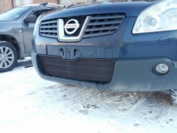 2 999 р. Защитная сетка в бампер (низ, ячейка 3х7 мм) Стрелка11 Стандарт Nissan Qashqai 1 дорестайлинг (2007-2010) (Чёрная)  с доставкой в г. Воронеж. Увеличить фотографию 2
