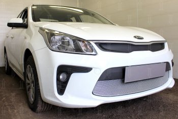4 199 р. Защитная сетка в бампер (низ, ячейка 4х10 мм) Alfeco Премиум  KIA Rio  4 YB (2017-2020) дорестайлинг, хэтчбэк (Хром)  с доставкой в г. Воронеж. Увеличить фотографию 2