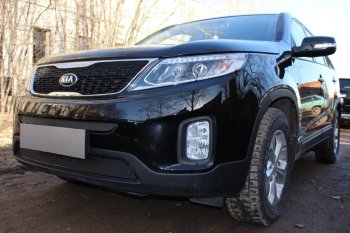 3 899 р. Защитная сетка в бампер (низ, ячейка 4х10 мм) Alfeco Премиум KIA Sorento XM рестайлинг (2012-2015) (Чёрная)  с доставкой в г. Воронеж. Увеличить фотографию 2