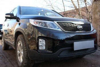 3 899 р. Защитная сетка в бампер (низ, ячейка 4х10 мм) Alfeco Премиум KIA Sorento XM рестайлинг (2012-2015) (Чёрная)  с доставкой в г. Воронеж. Увеличить фотографию 3