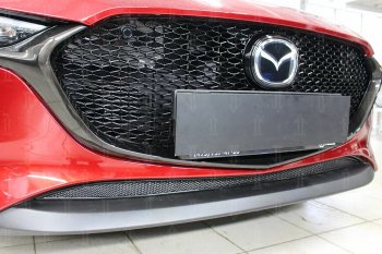3 759 р. Защитная сетка в бампер (низ, ячейка 4х10 мм) Alfeco Премиум  Mazda 3/Axela  BP (2019-2025) хэтчбэк (Чёрная)  с доставкой в г. Воронеж. Увеличить фотографию 3
