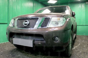 4 099 р. Защитная сетка в бампер (низ, ячейка 4х10 мм) Стрелка11 Премиум Nissan Navara 2 D40 рестайлинг (2010-2016) (Чёрная)  с доставкой в г. Воронеж. Увеличить фотографию 2