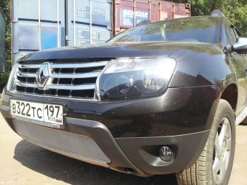 4 299 р. Защитная сетка в бампер (низ, ячейка 4х10 мм) Стрелка11 Премиум  Renault Duster  HS (2010-2015) дорестайлинг (Хром)  с доставкой в г. Воронеж. Увеличить фотографию 2