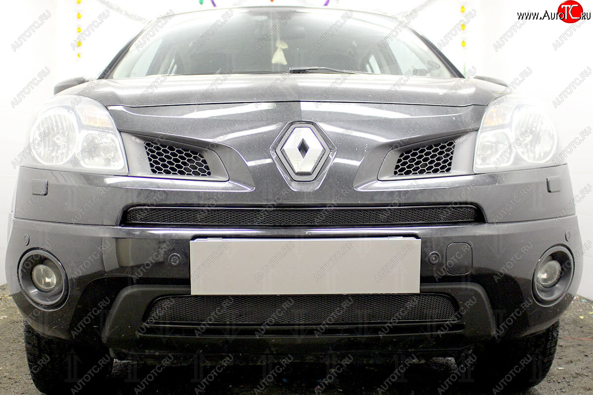 4 099 р. Защитная сетка в бампер (низ, ячейка 4х10 мм) Стрелка11 Премиум  Renault Koleos (2007-2011) Phase 1 (Чёрная)  с доставкой в г. Воронеж