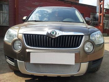 Защитная сетка в бампер (низ, ячейка 4х10 мм) Стрелка11 Премиум Skoda Yeti (2009-2013) (Хром)