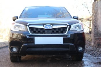 Защитная сетка в бампер (верх, ячейка 4х10 мм) Стрелка11 Премиум Subaru Forester SJ дорестайлинг (2012-2016) (Чёрная)