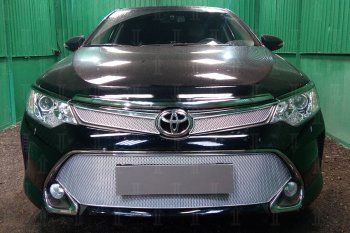 Защитная сетка в бампер (низ, ячейка 4х10 мм) Стрелка11 Премиум Toyota Camry  XV55 (2014-2017) 1-ый рестайлинг (Хром)
