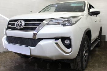 5 199 р. Защитная сетка в бампер (низ, ячейка 4х10 мм) Стрелка11 Премиум  Toyota Fortuner  AN160 (2015-2020) дорестайлинг (Чёрная)  с доставкой в г. Воронеж. Увеличить фотографию 4