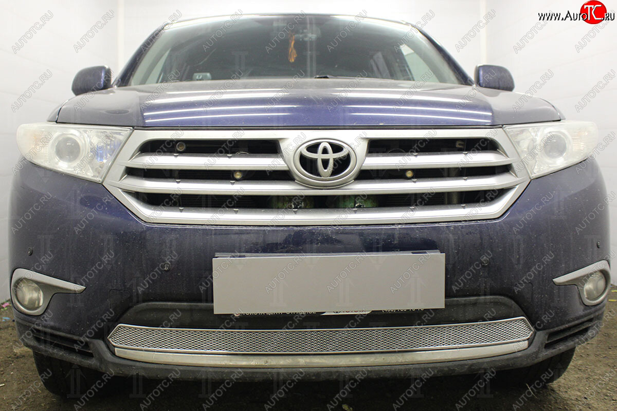 4 799 р. Защитная сетка в бампер (низ, ячейка 4х10 мм) Стрелка11 Премиум Toyota Highlander XU40 рестайлинг (2010-2013) (Хром)  с доставкой в г. Воронеж