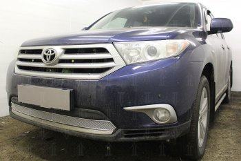 4 799 р. Защитная сетка в бампер (низ, ячейка 4х10 мм) Стрелка11 Премиум Toyota Highlander XU40 рестайлинг (2010-2013) (Хром)  с доставкой в г. Воронеж. Увеличить фотографию 3