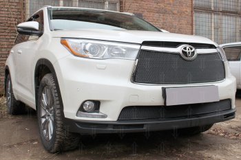 4 099 р. Защитная сетка в бампер (низ, ячейка 4х10 мм) Стрелка11 Премиум  Toyota Highlander  XU50 (2013-2017) дорестайлинг (Чёрная)  с доставкой в г. Воронеж. Увеличить фотографию 3