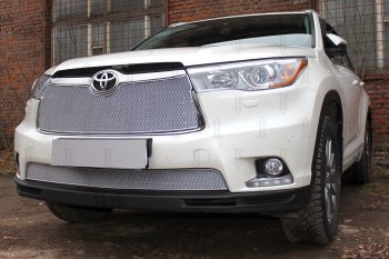4 299 р. Защитная сетка в бампер (низ, ячейка 4х10 мм) Стрелка11 Премиум  Toyota Highlander  XU50 (2013-2017) дорестайлинг (Хром)  с доставкой в г. Воронеж. Увеличить фотографию 3