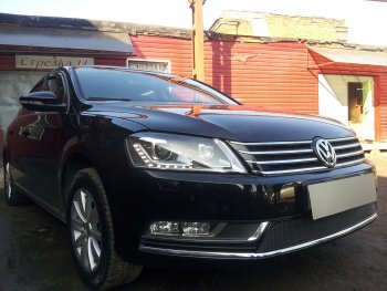4 299 р. Защитная сетка в бампер (низ, ячейка 4х10 мм) Стрелка11 Премиум Volkswagen Passat B7 седан (2010-2015) (Чёрная)  с доставкой в г. Воронеж. Увеличить фотографию 2