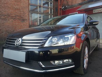 4 299 р. Защитная сетка в бампер (низ, ячейка 4х10 мм) Стрелка11 Премиум Volkswagen Passat B7 седан (2010-2015) (Чёрная)  с доставкой в г. Воронеж. Увеличить фотографию 3