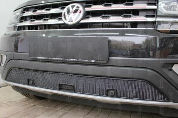 4 499 р. Защитная сетка в бампер (низ, ячейка 4х10 мм) Стрелка11 Премиум Volkswagen Teramont CA1 дорестайлинг (2016-2020) (Чёрная)  с доставкой в г. Воронеж. Увеличить фотографию 2