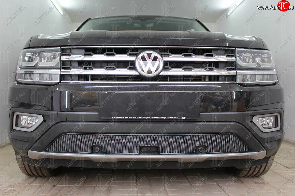 4 499 р. Защитная сетка в бампер (низ, ячейка 4х10 мм) Стрелка11 Премиум Volkswagen Teramont CA1 дорестайлинг (2016-2020) (Чёрная)  с доставкой в г. Воронеж