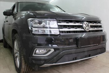 4 949 р. Защитная сетка в бампер (низ, с парктроником, ячейка 4х10 мм) Стрелка11 Премиум Volkswagen Teramont CA1 дорестайлинг (2016-2020) (Чёрная)  с доставкой в г. Воронеж. Увеличить фотографию 3