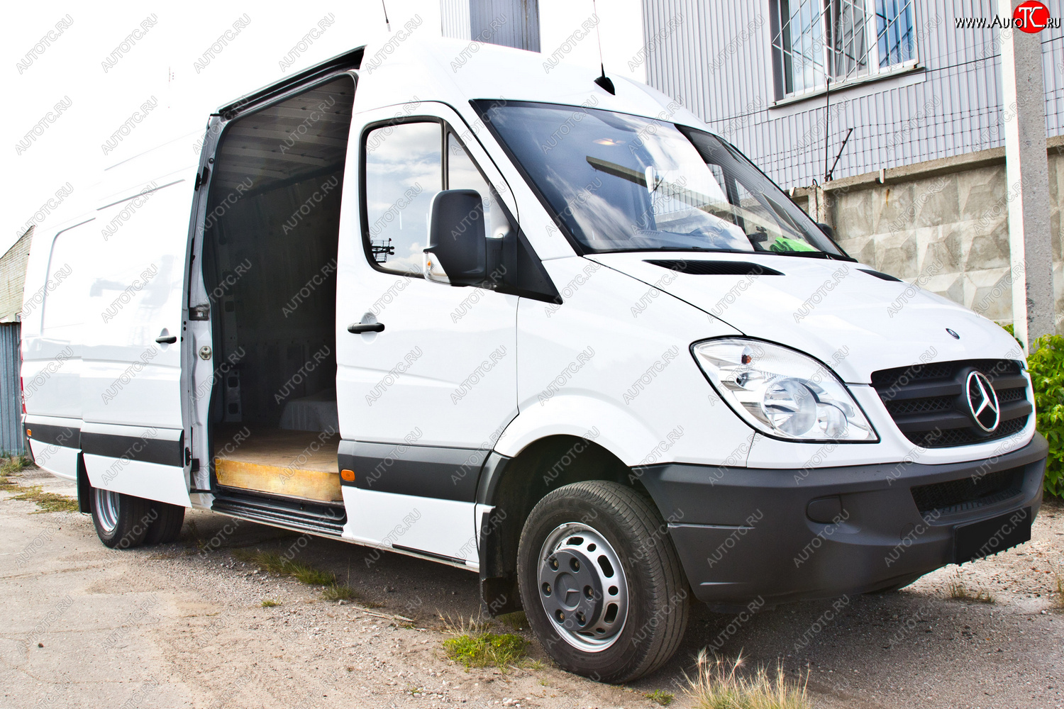 1 379 р. Накладка на порог боковой двери для Mercedes-Benz Sprinter 2006-2013 , шагрень  Мерседес Бенц Спринтер Русская Артель nmbs-036202  с доставкой в г. Воронеж