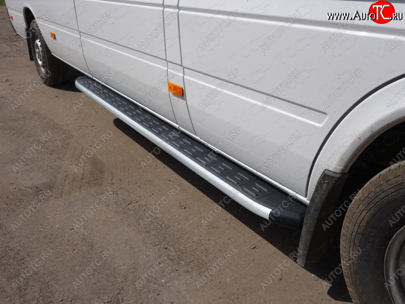 14 599 р. Порог алюминиевый с пластиковой накладкой ТСС Тюнинг  Mercedes-Benz Sprinter  W906 (2014-2018) рестайлинг (серые)  с доставкой в г. Воронеж