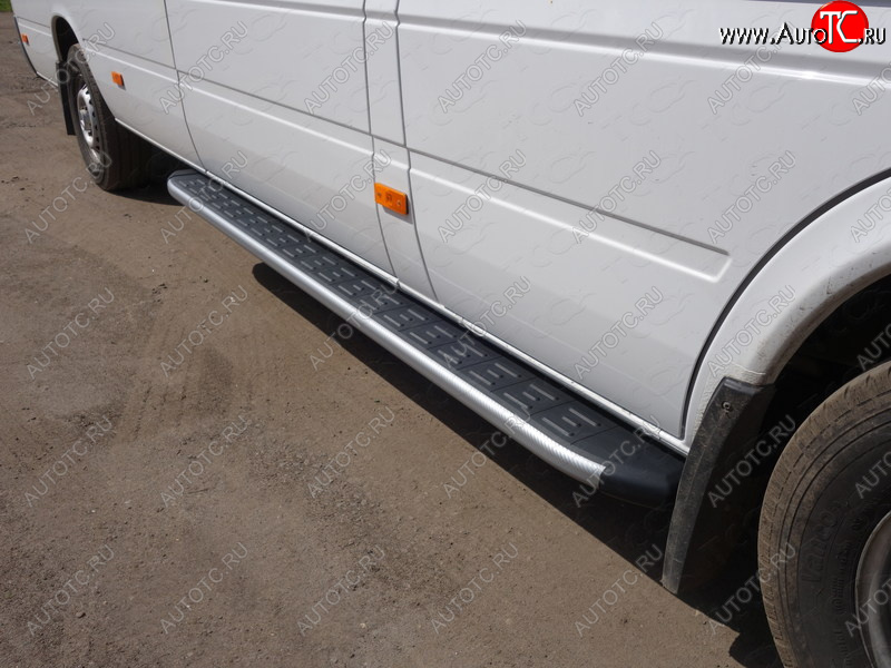 15 699 р. Порог правый алюминиевый с пластиковой накладкой ТСС Тюнинг  Mercedes-Benz Sprinter  W906 (2014-2018) рестайлинг (карбон серебро)  с доставкой в г. Воронеж