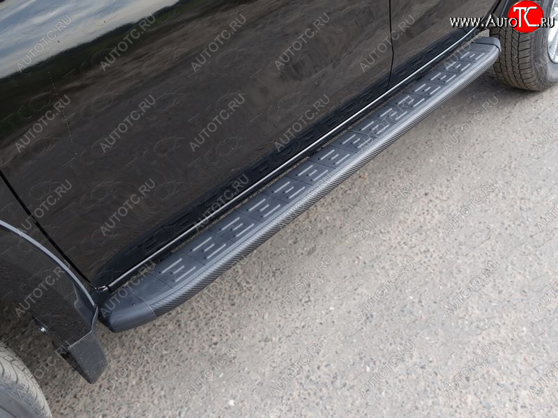 21 999 р. Пороги алюминиевые с пластиковой накладкой ТСС Тюнинг  Mitsubishi L200  5 KK,KL (2018-2022) рестайлинг (карбон черные)  с доставкой в г. Воронеж