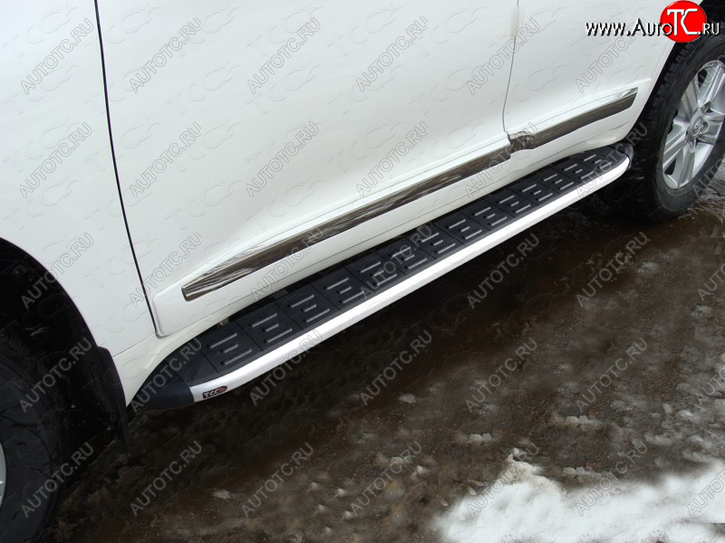 20 599 р. Пороги алюминиевые с пластиковой накладкой (кроме EXECUTIVE)) ТСС Тюнинг Toyota Land Cruiser 200 2-ой рестайлинг (2015-2021) (серые)  с доставкой в г. Воронеж