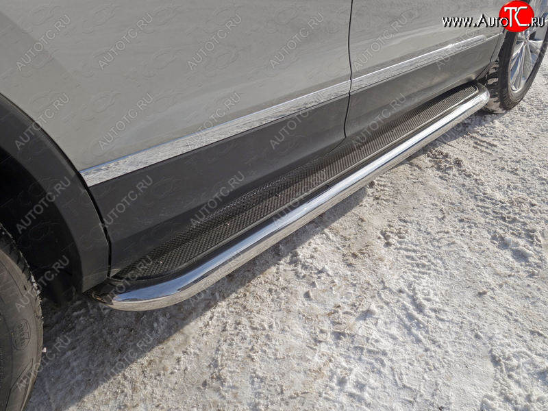 41 749 р. Пороги с площадкой 60,3 мм ТСС Тюнинг Volkswagen Tiguan Mk2 дорестайлинг (2016-2020) (нержавейка)  с доставкой в г. Воронеж