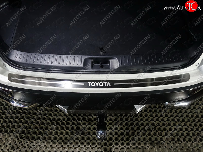 3 999 р. Накладка на задний бампер, ТСС Тюнинг  Toyota Highlander  XU50 (2016-2020) рестайлинг (лист шлифованный надписьToyot)  с доставкой в г. Воронеж