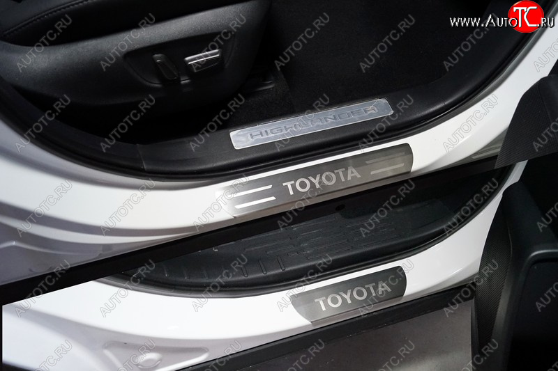4 699 р. Накладки на пороги, ТСС Тюнинг  Toyota Highlander  XU70 (2020-2025) (лист шлифованный надпись Toyota)  с доставкой в г. Воронеж