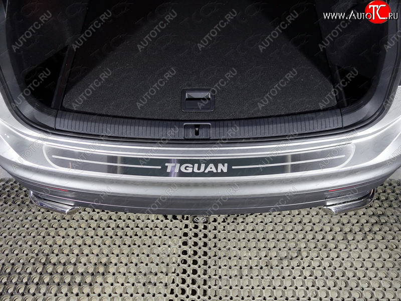 2 999 р. Накладка на задний бампер, ТСС Тюнинг  Volkswagen Tiguan  Mk2 (2016-2022) дорестайлинг, рестайлинг (лист шлифованный надпись Tiguan)  с доставкой в г. Воронеж