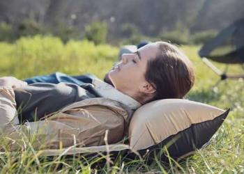 3 019 р. Коврик самонадувающийся с подушкой Naturehike, 185х60х2,5 см, песочный Naturehike nh15q002-d-yesn  с доставкой в г. Воронеж. Увеличить фотографию 4