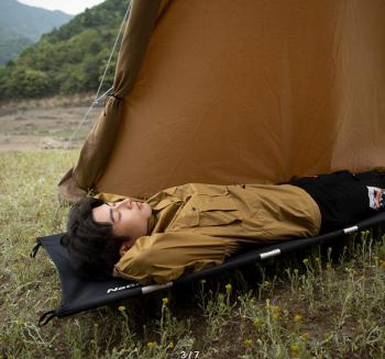 9 299 р. Раскладушка Naturehike XJC05, 190х65х15 см, до 150 кг, черная Naturehike nh20jj001-bl  с доставкой в г. Воронеж. Увеличить фотографию 5