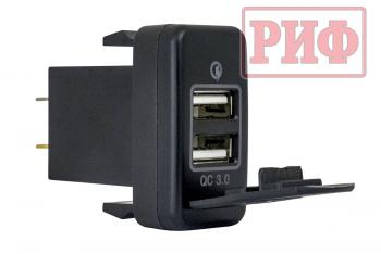 1 849 р. Розетка USB 2 QC 3.0 для Toyota 40x20 РИФ rif22-4-1013700  с доставкой в г. Воронеж. Увеличить фотографию 1