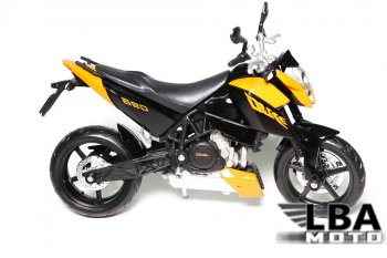 1 599 р. Модель мотоцикла KTM 690 DUKE Оранжевого цвета масштаб 112  пм-00002212  с доставкой в г. Воронеж. Увеличить фотографию 1