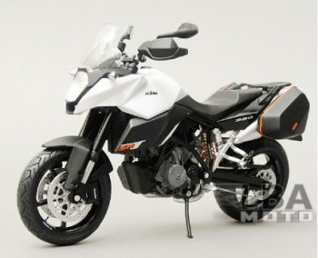 1 599 р. Модель мотоцикла KTM 990SM Белого цвета масштаб 112  пм-00002496  с доставкой в г. Воронеж. Увеличить фотографию 1