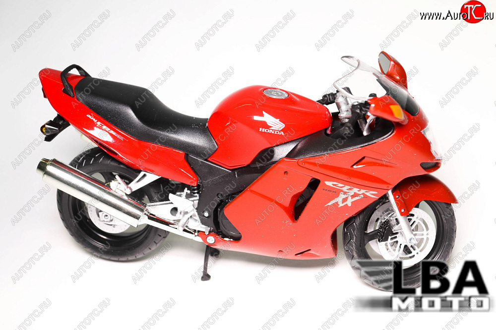 1 599 р. Модель мотоцикла Honda CBR1100xx Красного цвета масштаб 1 12  пм-00000847  с доставкой в г. Воронеж