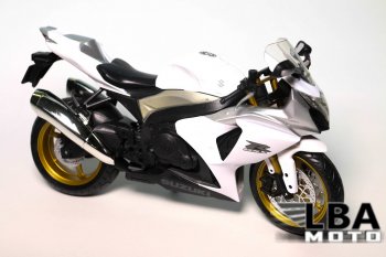 1 599 р. Модель мотоцикла Suzuki GSX-R1000 09-16 Белого цвета масштаб 112  пм-00000852  с доставкой в г. Воронеж. Увеличить фотографию 1
