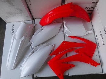 15 599 р. Комплект пластика R-Tech Honda CRF450RRX 2017 (R-KITCRF-OEM-600) красный-белый  r-kitcrf-oem-600  с доставкой в г. Воронеж. Увеличить фотографию 1