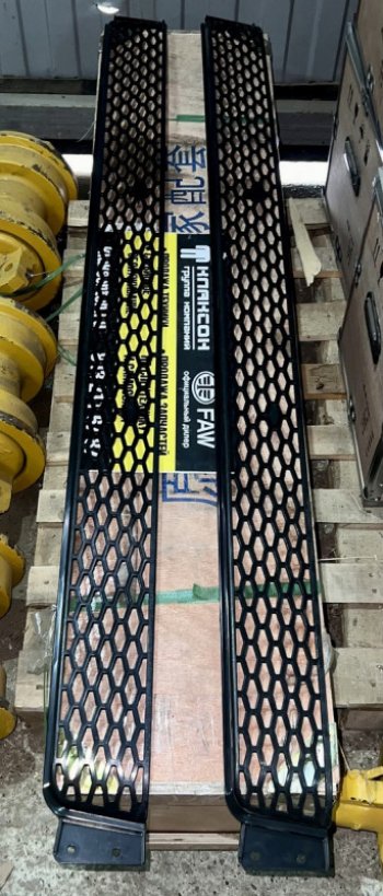 1 569 р. Решетка бампера верхняя (тягач) SHAANXI DZ97189621064 SHACMAN dz97189621064  с доставкой в г. Воронеж. Увеличить фотографию 2